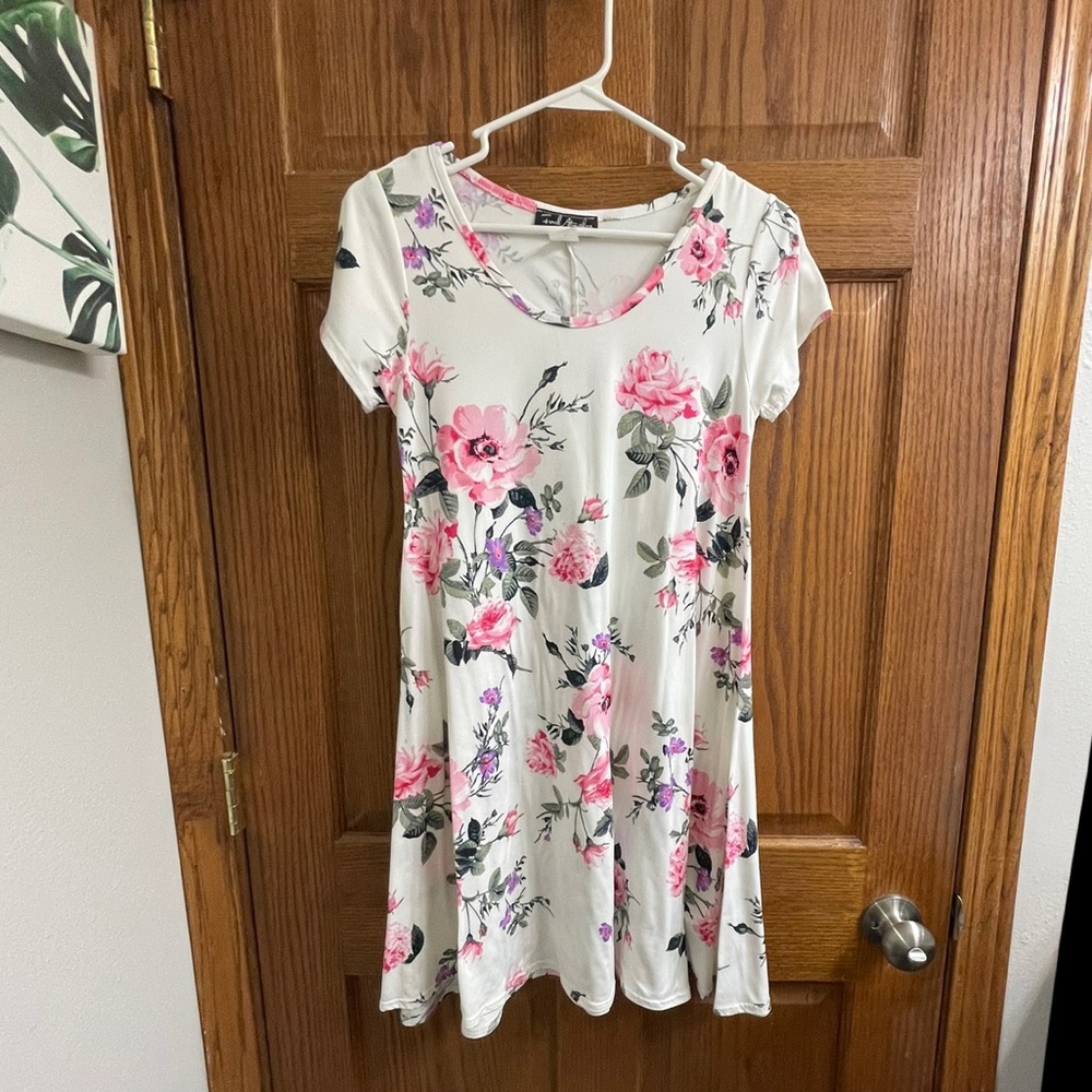White, Pink, Purple Floral Tshirt Dress - Medium